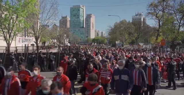 开云赛事-球迷回归!阿根廷国家德比 河床主场的火爆看台