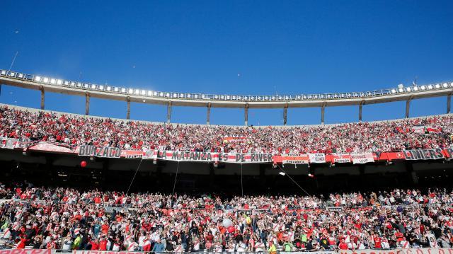 开云赛事-球迷回归!阿根廷国家德比 河床主场的火爆看台