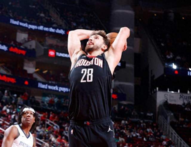 两连胜!杜兰特33+8,申京33+9,五锋成逆转关键,乌度卡研究成功