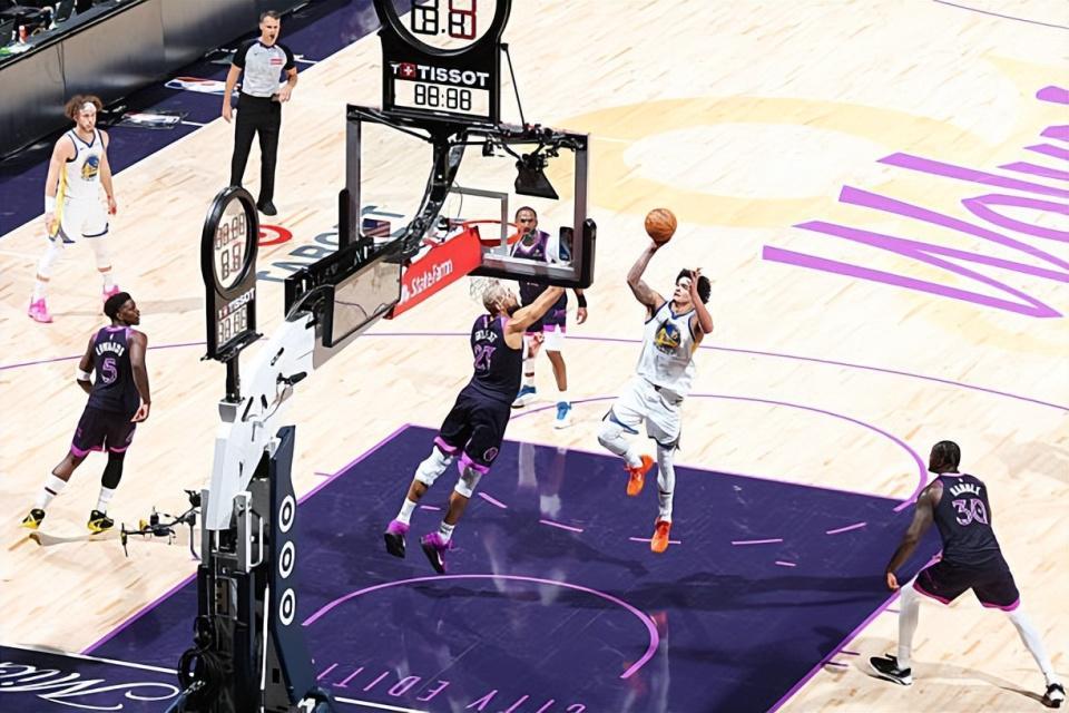 开云体育-表现倒也不算糟糕，但勇士锋线新星还需要展现出出更多的亮点才行