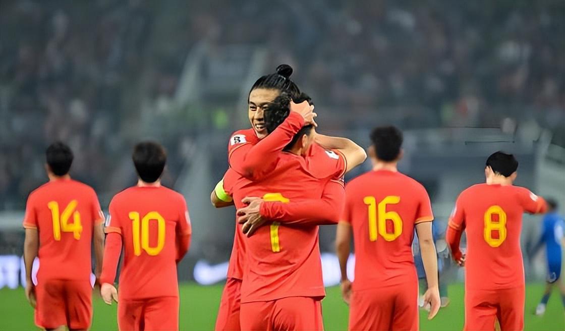 开云App-邵佳一现身河南与玉昆的比赛!三位球员或进入考察名单,引发热议